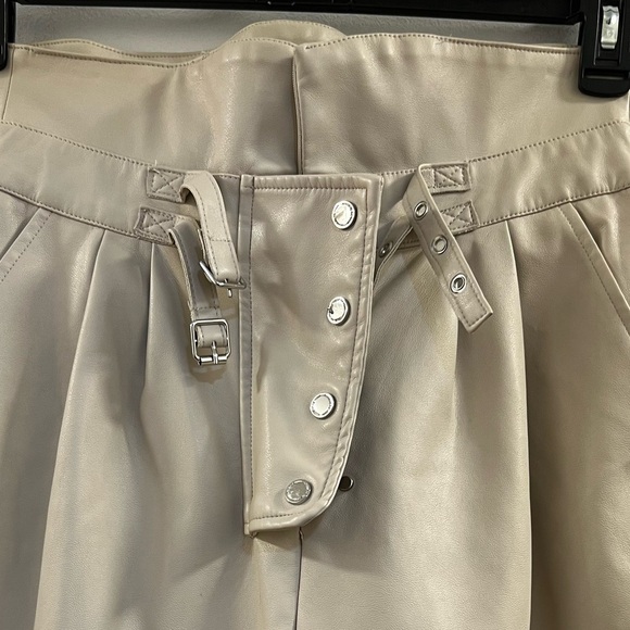 20. Maniere De Voir Faux leather Pants - Picture 15 of 16